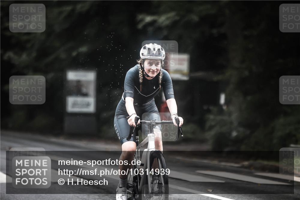 13.09.2026 - Stadtparktriathlon H.Heesch http://msf.ph/oto/10314939 13.09.2026 12:57:35 Radfahren 1091, 1135, 1283, 1392 meine-sportfotos.de