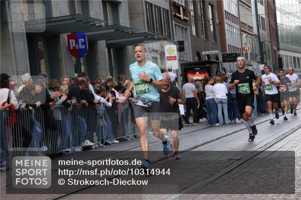 13.09.2026 - 21. swb-Marathon Bremen Strokosch-Dieckow http://msf.ph/oto/10314944 13.09.2026 13:15:54 Ziel 481, 663, 740, 755, 792, 1605, 1955, 2623, 3134, 3149, 4128, 5430, 5554, 5963, 6106, 6721, 6744, 8398, 8487, 9031, 9115, 13008, 13158, 145, 982, 1033, 1445, 1955, 2733, 3119, 3422, 3536, 3689, 3836, 3991, 4573, 4823, 5430, 5474, 5533, 5588, 5913, 6162, 6481, 6515, 7203, 7307, 7413, 9029, 9122, 9278, 9475, 9777, 13149, 13249 meine-sportfotos.de