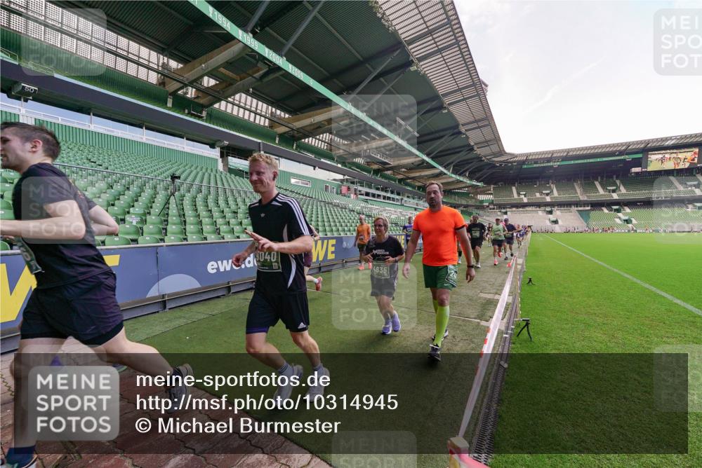 13.09.2026 - 21. swb-Marathon Bremen Michael Burmester http://msf.ph/oto/10314945 13.09.2026 13:10:57 Laufen im Stadion 164, 265, 373, 448, 581, 703, 869, 984, 1113, 1180, 1738, 1855, 1867, 1894, 1936, 1952, 1967, 2202, 2232, 2268, 2281, 2284, 2299, 2330, 2333, 2339, 2342, 2353, 2432, 2443, 2525, 2530, 2531, 2553, 2573, 2589, 2594, 2654, 2659, 2669, 2682, 2714, 2717, 2784, 2785, 2804, 2819, 2822, 2836, 2907, 2920, 2932, 2976, 3026, 3027, 3032, 3063, 3079, 3082, 3086, 3089, 3122, 3159, 3174, 3207, 3208, 3291, 3328, 3333, 3352, 3370, 3398, 3409, 3410, 3470, 3769, 800 meine-sportfotos.de