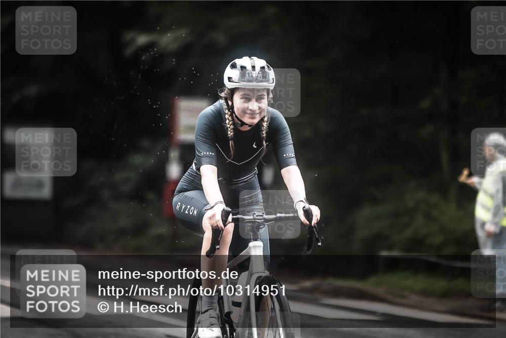 13.09.2026 - Stadtparktriathlon H.Heesch http://msf.ph/oto/10314951 13.09.2026 12:57:35 Radfahren 1091, 1135, 1283, 1392 meine-sportfotos.de