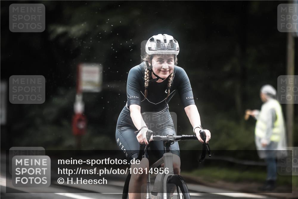 13.09.2026 - Stadtparktriathlon H.Heesch http://msf.ph/oto/10314956 13.09.2026 12:57:35 Radfahren 1091, 1135, 1283, 1392 meine-sportfotos.de