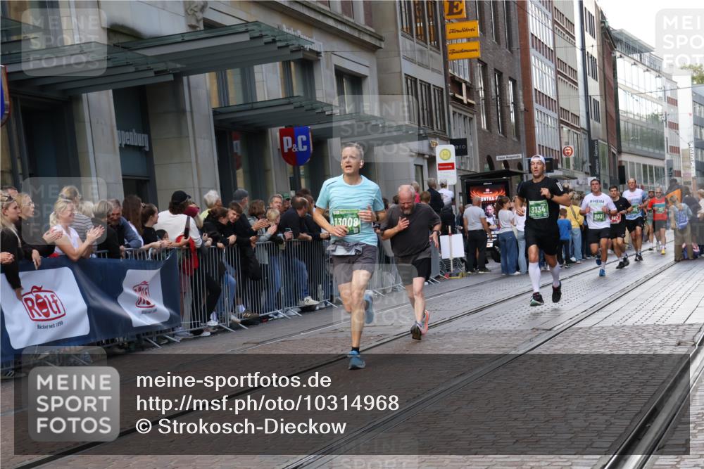 13.09.2026 - 21. swb-Marathon Bremen Strokosch-Dieckow http://msf.ph/oto/10314968 13.09.2026 13:15:54 Ziel 481, 663, 740, 755, 792, 1605, 1955, 2623, 3134, 3149, 4128, 5430, 5554, 5963, 6106, 6721, 6744, 8398, 8487, 9031, 9115, 13008, 13158, 145, 982, 1033, 1445, 1955, 2733, 3119, 3422, 3536, 3689, 3836, 3991, 4573, 4823, 5430, 5474, 5533, 5588, 5913, 6162, 6481, 6515, 7203, 7307, 7413, 9029, 9122, 9278, 9475, 9777, 13149, 13249 meine-sportfotos.de