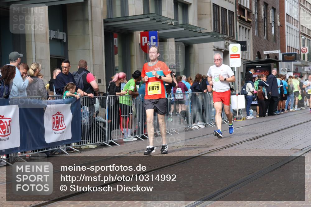 13.09.2026 - 21. swb-Marathon Bremen Strokosch-Dieckow http://msf.ph/oto/10314992 13.09.2026 10:56:46 Ziel 10157, 10166, 10408, 10578, 10610, 10687, 10700, 10772, 10969, 11000, 11079, 11236, 11292, 11328, 11484, 11667, 11946, 12032, 12382, 12383, 10240, 10356, 10372, 10486, 10540, 10675, 10721, 10771, 10824, 10888, 10936, 11064, 11069, 11256, 11349, 11407, 11474, 11601, 11844, 11855, 11871, 11872, 11911, 11996, 12284, 12434, 12543 meine-sportfotos.de
