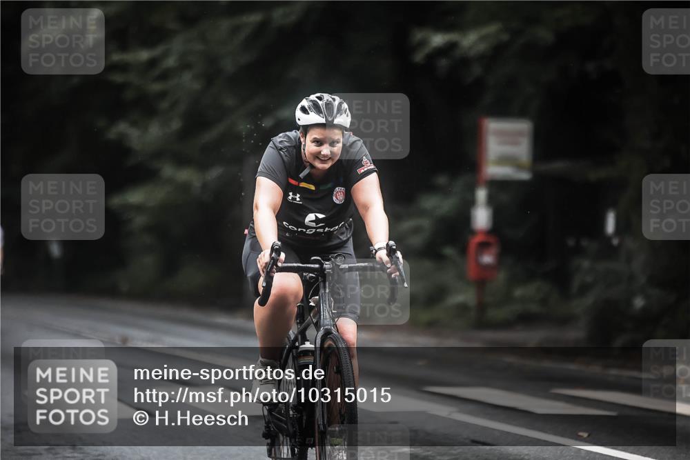 13.09.2026 - Stadtparktriathlon H.Heesch http://msf.ph/oto/10315015 13.09.2026 12:57:41 Radfahren 1135, 1306, 1374, 1392, 1409 meine-sportfotos.de
