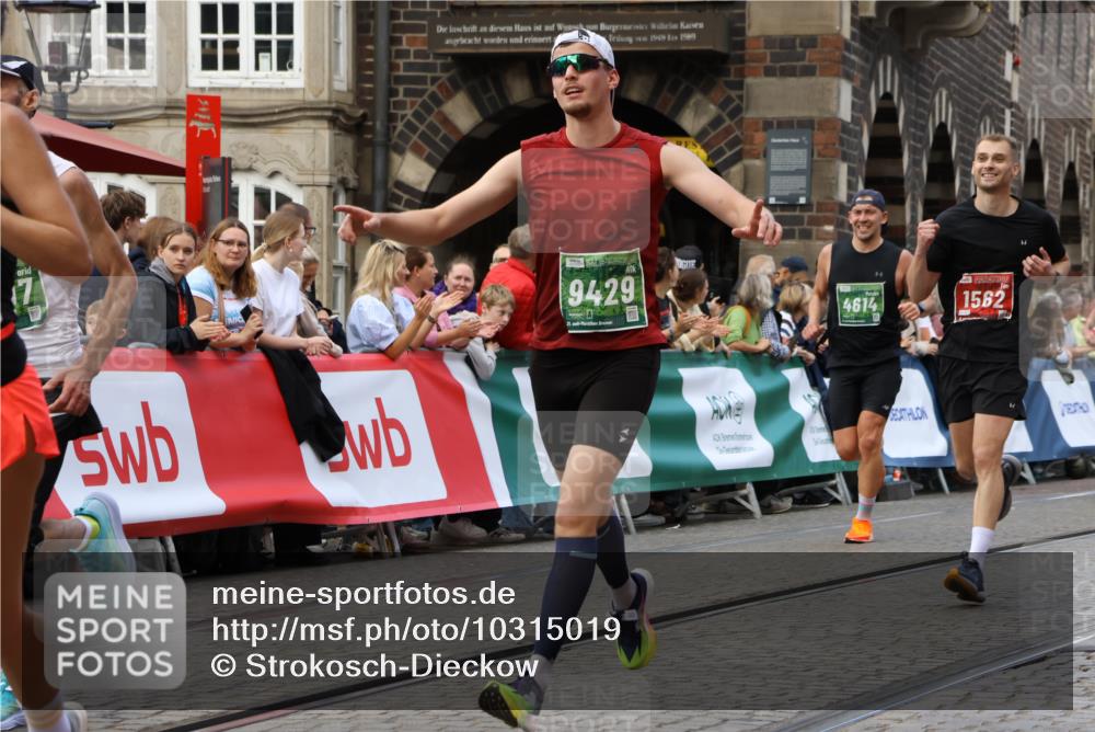 13.09.2026 - 21. swb-Marathon Bremen Strokosch-Dieckow http://msf.ph/oto/10315019 13.09.2026 13:06:02 Ziel 1017, 1301, 1562, 1745, 1879, 2538, 3242, 3271, 3520, 4157, 5199, 5725, 6025, 6579, 8706, 8973, 9010, 474, 1901, 3466, 4614, 6686, 7336, 8670, 9934 meine-sportfotos.de