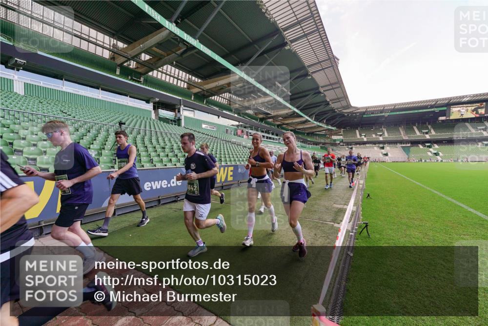 13.09.2026 - 21. swb-Marathon Bremen Michael Burmester http://msf.ph/oto/10315023 13.09.2026 13:11:05 Laufen im Stadion 164, 265, 373, 448, 581, 703, 869, 984, 1113, 1180, 1435, 1738, 1849, 1851, 1855, 1867, 1894, 1936, 1952, 1967, 2202, 2232, 2248, 2268, 2281, 2284, 2299, 2330, 2333, 2339, 2342, 2353, 2426, 2432, 2443, 2530, 2531, 2553, 2573, 2589, 2594, 2654, 2659, 2669, 2682, 2714, 2717, 2784, 2785, 2804, 2819, 2822, 2836, 2907, 2920, 2932, 2976, 3026, 3027, 3063, 3079, 3082, 3086, 3089, 3122, 3159, 3174, 3207, 3208, 3291, 3328, 3349, 3352, 3370, 3409, 3410, 3470, 800 meine-sportfotos.de
