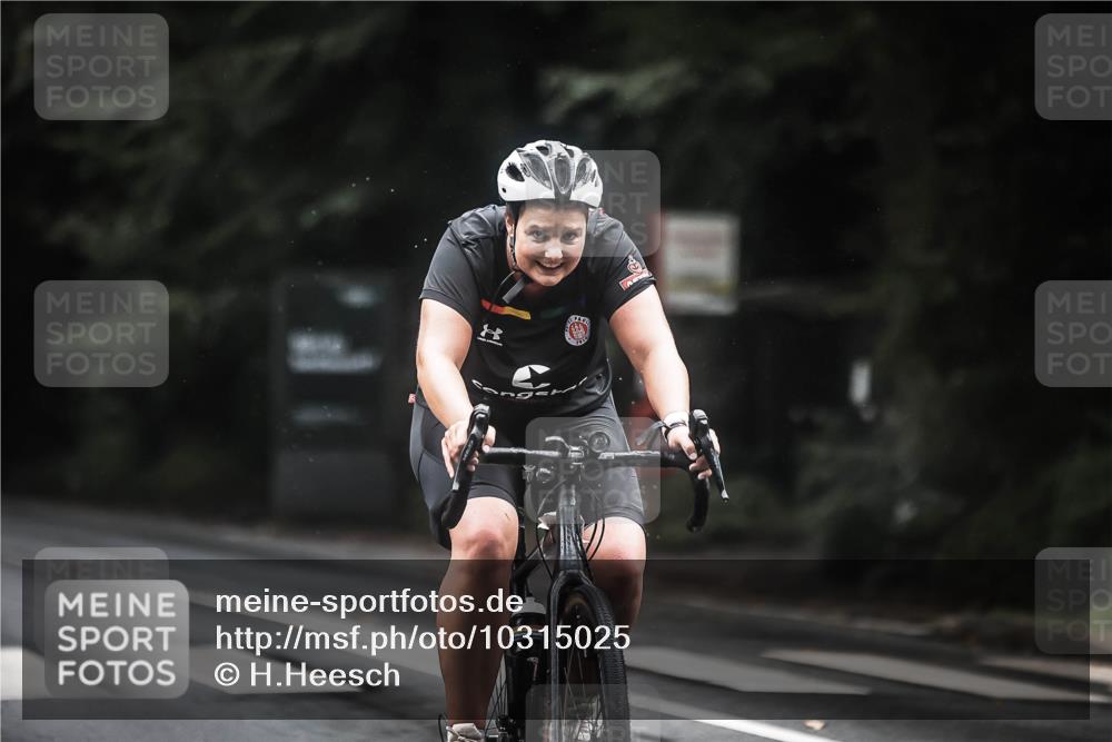 13.09.2026 - Stadtparktriathlon H.Heesch http://msf.ph/oto/10315025 13.09.2026 12:57:41 Radfahren 1135, 1306, 1374, 1392, 1409 meine-sportfotos.de