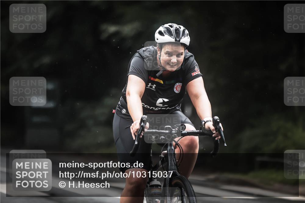 13.09.2026 - Stadtparktriathlon H.Heesch http://msf.ph/oto/10315037 13.09.2026 12:57:41 Radfahren 1135, 1306, 1374, 1392, 1409 meine-sportfotos.de