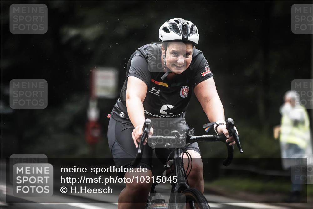 13.09.2026 - Stadtparktriathlon H.Heesch http://msf.ph/oto/10315045 13.09.2026 12:57:41 Radfahren 1135, 1306, 1374, 1392, 1409 meine-sportfotos.de