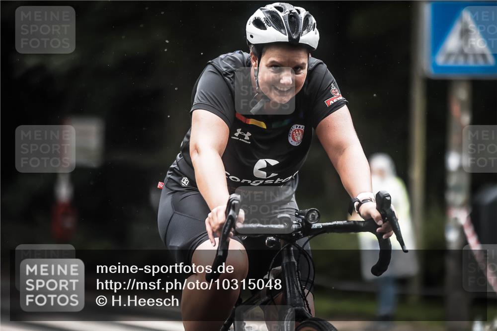 13.09.2026 - Stadtparktriathlon H.Heesch http://msf.ph/oto/10315048 13.09.2026 12:57:42 Radfahren 1135, 1306, 1374, 1392, 1409 meine-sportfotos.de