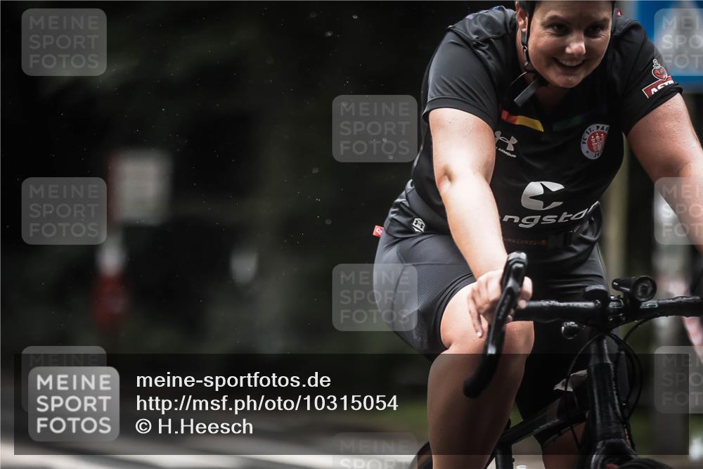 13.09.2026 - Stadtparktriathlon H.Heesch http://msf.ph/oto/10315054 13.09.2026 12:57:42 Radfahren 1135, 1306, 1374, 1392, 1409 meine-sportfotos.de