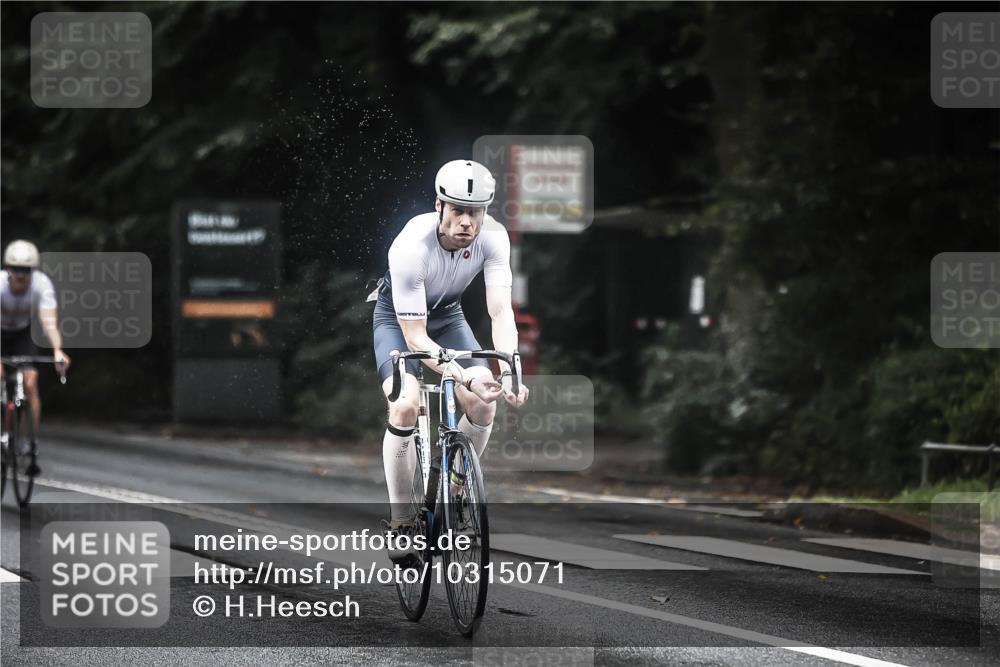 13.09.2026 - Stadtparktriathlon H.Heesch http://msf.ph/oto/10315071 13.09.2026 12:57:44 Radfahren 1135, 1306, 1374, 1409 meine-sportfotos.de