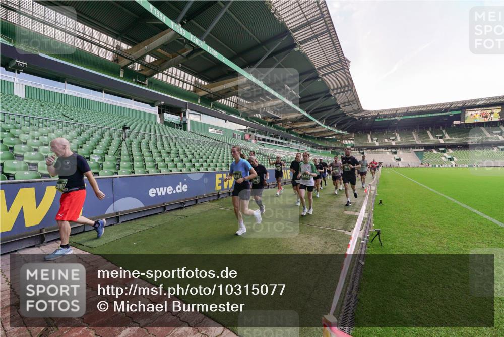 13.09.2026 - 21. swb-Marathon Bremen Michael Burmester http://msf.ph/oto/10315077 13.09.2026 13:11:09 Laufen im Stadion 164, 265, 373, 448, 581, 703, 843, 869, 984, 1113, 1180, 1435, 1738, 1849, 1851, 1855, 1867, 1894, 1936, 1952, 1967, 2202, 2232, 2248, 2268, 2281, 2284, 2299, 2330, 2333, 2339, 2342, 2353, 2375, 2426, 2432, 2443, 2530, 2531, 2553, 2573, 2589, 2654, 2659, 2669, 2682, 2714, 2717, 2784, 2785, 2804, 2819, 2822, 2836, 2907, 2920, 2932, 2976, 3026, 3027, 3063, 3079, 3082, 3086, 3089, 3122, 3159, 3174, 3207, 3208, 3291, 3328, 3349, 3352, 3370, 3409, 3410, 3442, 3470, 800 meine-sportfotos.de