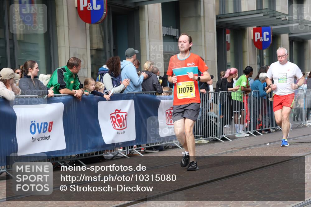 13.09.2026 - 21. swb-Marathon Bremen Strokosch-Dieckow http://msf.ph/oto/10315080 13.09.2026 10:56:47 Ziel 10157, 10166, 10408, 10578, 10610, 10687, 10700, 10772, 10969, 11000, 11079, 11236, 11292, 11328, 11484, 11667, 11946, 12032, 12263, 12382, 12383, 10240, 10356, 10372, 10486, 10540, 10675, 10721, 10771, 10824, 10888, 10936, 11064, 11069, 11349, 11407, 11474, 11601, 11844, 11855, 11871, 11872, 11911, 11996, 12284, 12434, 12543 meine-sportfotos.de