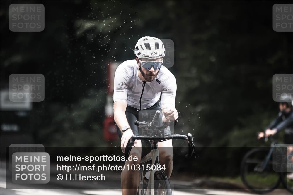 13.09.2026 - Stadtparktriathlon H.Heesch http://msf.ph/oto/10315084 13.09.2026 11:50:25 Radfahren 908, 924 meine-sportfotos.de