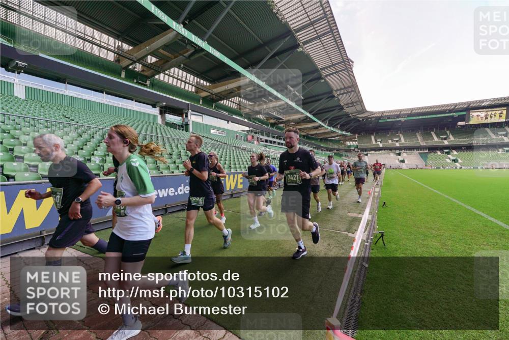 13.09.2026 - 21. swb-Marathon Bremen Michael Burmester http://msf.ph/oto/10315102 13.09.2026 13:11:11 Laufen im Stadion 164, 265, 373, 448, 581, 703, 843, 869, 984, 1113, 1180, 1435, 1738, 1849, 1851, 1855, 1867, 1894, 1936, 1952, 1967, 2202, 2248, 2268, 2281, 2284, 2299, 2330, 2333, 2339, 2342, 2353, 2375, 2426, 2432, 2443, 2530, 2531, 2553, 2573, 2589, 2654, 2659, 2669, 2673, 2682, 2714, 2717, 2784, 2785, 2804, 2819, 2822, 2836, 2850, 2907, 2920, 2932, 2976, 3026, 3027, 3063, 3079, 3082, 3086, 3089, 3122, 3159, 3174, 3207, 3208, 3291, 3328, 3349, 3352, 3370, 3409, 3410, 3442, 3470, 800 meine-sportfotos.de
