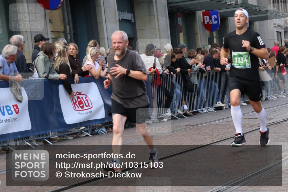13.09.2026 - 21. swb-Marathon Bremen Strokosch-Dieckow http://msf.ph/oto/10315103 13.09.2026 13:15:56 Ziel 481, 663, 740, 755, 792, 1605, 2623, 3134, 4128, 5554, 5963, 6106, 6721, 6744, 7801, 8398, 8487, 9031, 9115, 13008, 13158, 145, 982, 1033, 1955, 2733, 3119, 3149, 3422, 3536, 3689, 3836, 3991, 4573, 4823, 5430, 5474, 5533, 5588, 5913, 6481, 6515, 7307, 7413, 9029, 9122, 9278, 9475, 9777, 13149, 13249 meine-sportfotos.de