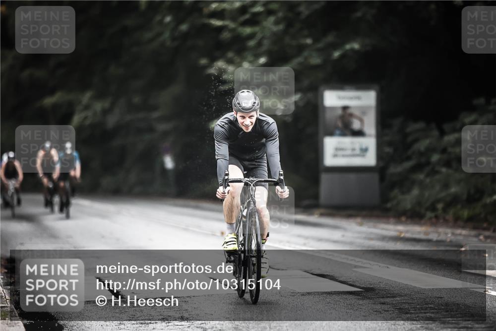 13.09.2026 - Stadtparktriathlon H.Heesch http://msf.ph/oto/10315104 13.09.2026 11:50:29 Radfahren 888, 908, 924, 937 meine-sportfotos.de