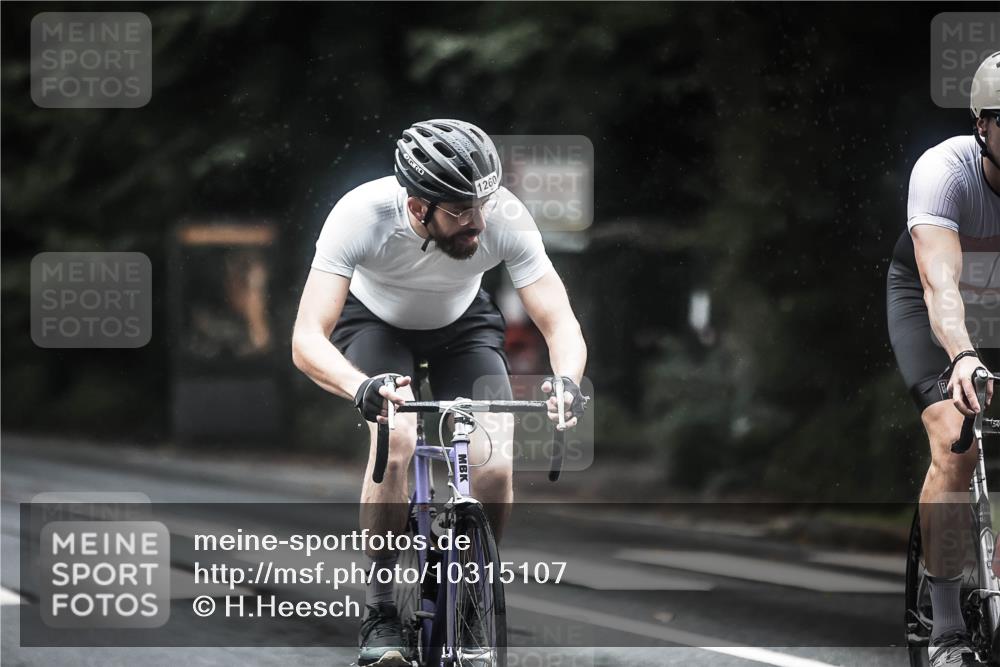 13.09.2026 - Stadtparktriathlon H.Heesch http://msf.ph/oto/10315107 13.09.2026 12:57:46 Radfahren 1135, 1306, 1374, 1409 meine-sportfotos.de