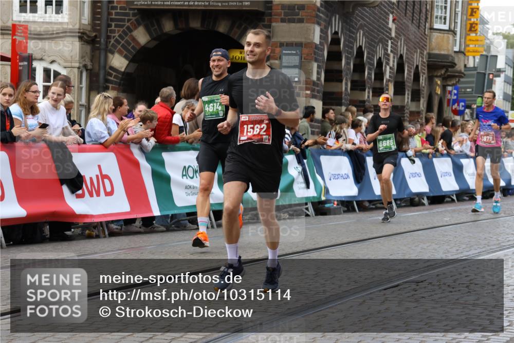 13.09.2026 - 21. swb-Marathon Bremen Strokosch-Dieckow http://msf.ph/oto/10315114 13.09.2026 13:06:03 Ziel 1017, 1301, 1562, 1745, 1879, 2538, 3242, 3520, 4157, 5199, 5725, 6025, 6579, 8706, 8973, 9010, 474, 1901, 3466, 4614, 6686, 7336, 8670, 9934 meine-sportfotos.de