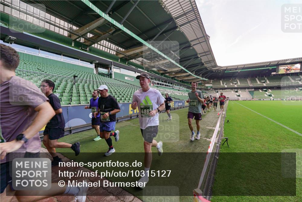 13.09.2026 - 21. swb-Marathon Bremen Michael Burmester http://msf.ph/oto/10315127 13.09.2026 13:11:13 Laufen im Stadion 265, 373, 448, 581, 703, 843, 869, 984, 1113, 1180, 1435, 1738, 1849, 1851, 1855, 1867, 1894, 1936, 1952, 1967, 2202, 2248, 2268, 2281, 2284, 2299, 2330, 2333, 2339, 2342, 2353, 2375, 2426, 2432, 2443, 2530, 2531, 2553, 2589, 2654, 2659, 2669, 2673, 2682, 2714, 2717, 2784, 2785, 2804, 2819, 2822, 2836, 2850, 2907, 2920, 2932, 2976, 3026, 3027, 3063, 3079, 3082, 3086, 3089, 3122, 3159, 3174, 3207, 3208, 3291, 3328, 3349, 3352, 3370, 3409, 3410, 3442, 3470, 800 meine-sportfotos.de