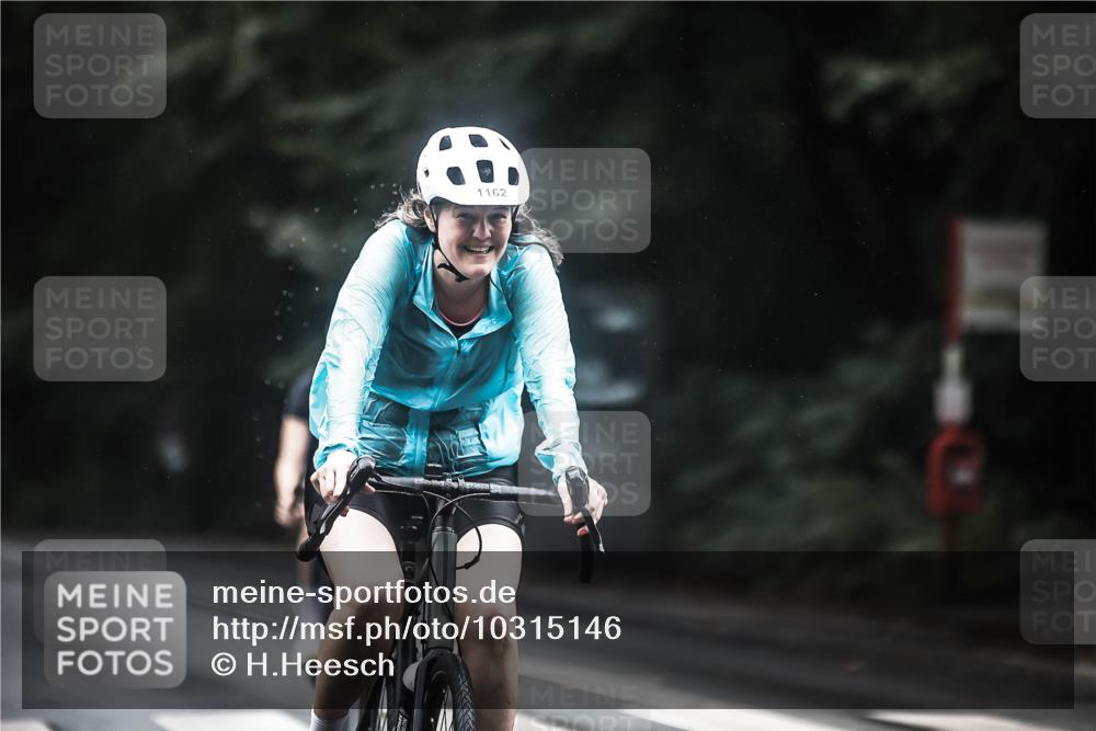 13.09.2026 - Stadtparktriathlon H.Heesch http://msf.ph/oto/10315146 13.09.2026 12:57:55 Radfahren 1128, 1162, 1276, 1377 meine-sportfotos.de