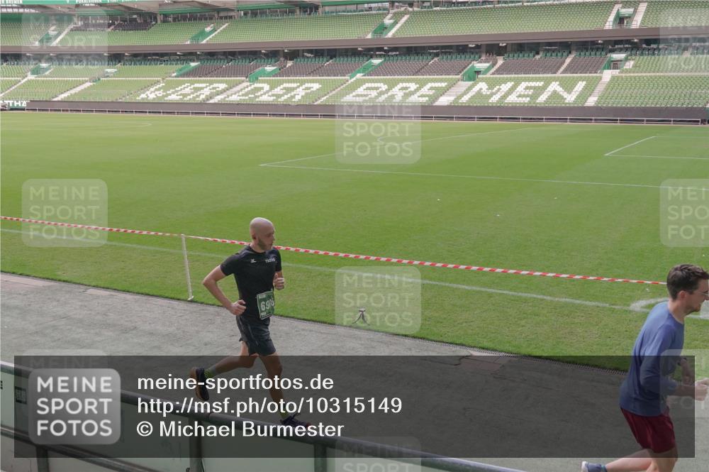 13.09.2026 - 21. swb-Marathon Bremen Michael Burmester http://msf.ph/oto/10315149 13.09.2026 12:49:37 Laufen im Stadion 382, 469, 524, 572, 663, 670, 779, 826, 899, 1349, 1513, 1517, 1605, 1723, 1748, 1872, 1925, 2052, 2130, 2287, 2288, 2291, 2347, 2360, 2605, 2750, 2844, 2909, 3043, 3110, 3127, 3197, 3276, 3330, 3625, 3647, 3973, 4033, 4082, 4247, 4384, 4732, 4743, 4852, 4898, 4990, 5111, 5314, 5377, 5383, 5424, 5517, 5570, 5585, 5594, 5636, 5648, 6267, 6652, 6692, 6842, 6906, 6951, 7064, 7109, 7115, 7121, 7636, 7876, 8877, 8973, 8981, 9035, 9429, 13091 meine-sportfotos.de