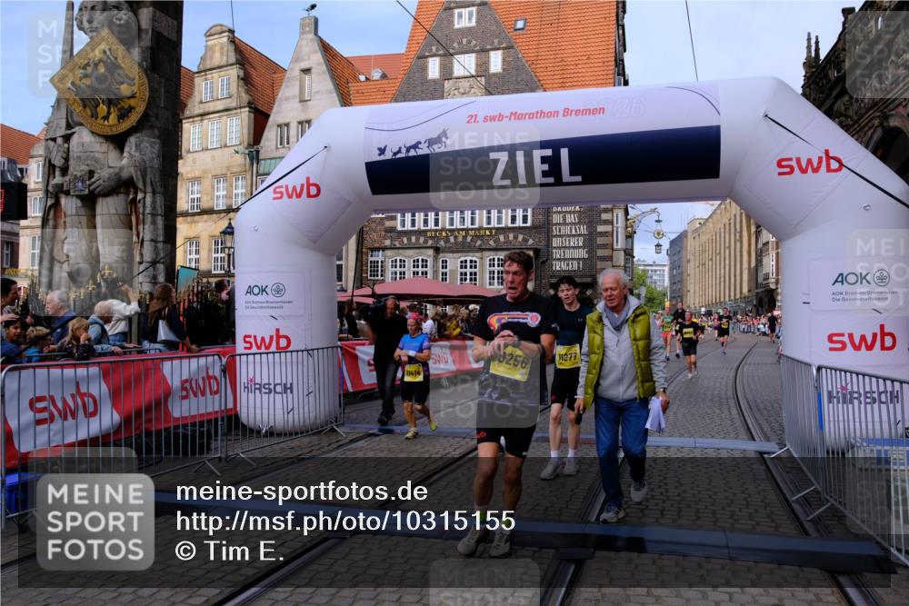 13.09.2026 - 21. swb-Marathon Bremen Tim E. http://msf.ph/oto/10315155 13.09.2026 10:55:46 Ziel 10203, 10256, 10297, 10379, 10529, 10725, 10788, 10881, 11377, 11414, 11557, 11748, 11862, 11941, 11975, 11977, 12030, 12150, 12218, 12258, 12348 meine-sportfotos.de