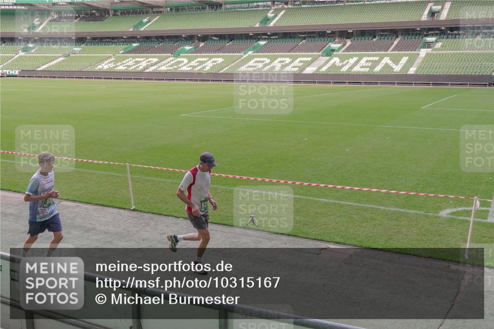 13.09.2026 - 21. swb-Marathon Bremen Michael Burmester http://msf.ph/oto/10315167 13.09.2026 12:49:39 Laufen im Stadion 382, 469, 524, 572, 663, 670, 779, 826, 899, 1349, 1513, 1517, 1605, 1723, 1748, 1925, 2052, 2130, 2287, 2288, 2291, 2347, 2360, 2605, 2750, 2844, 2909, 3043, 3110, 3127, 3197, 3276, 3330, 3625, 3647, 3973, 4033, 4082, 4247, 4384, 4732, 4743, 4852, 4898, 4990, 5111, 5314, 5377, 5383, 5424, 5517, 5570, 5585, 5594, 5620, 5636, 5648, 6267, 6652, 6668, 6692, 6842, 6906, 6951, 7064, 7109, 7115, 7121, 7636, 7876, 8877, 8973, 9035, 9429, 13091 meine-sportfotos.de