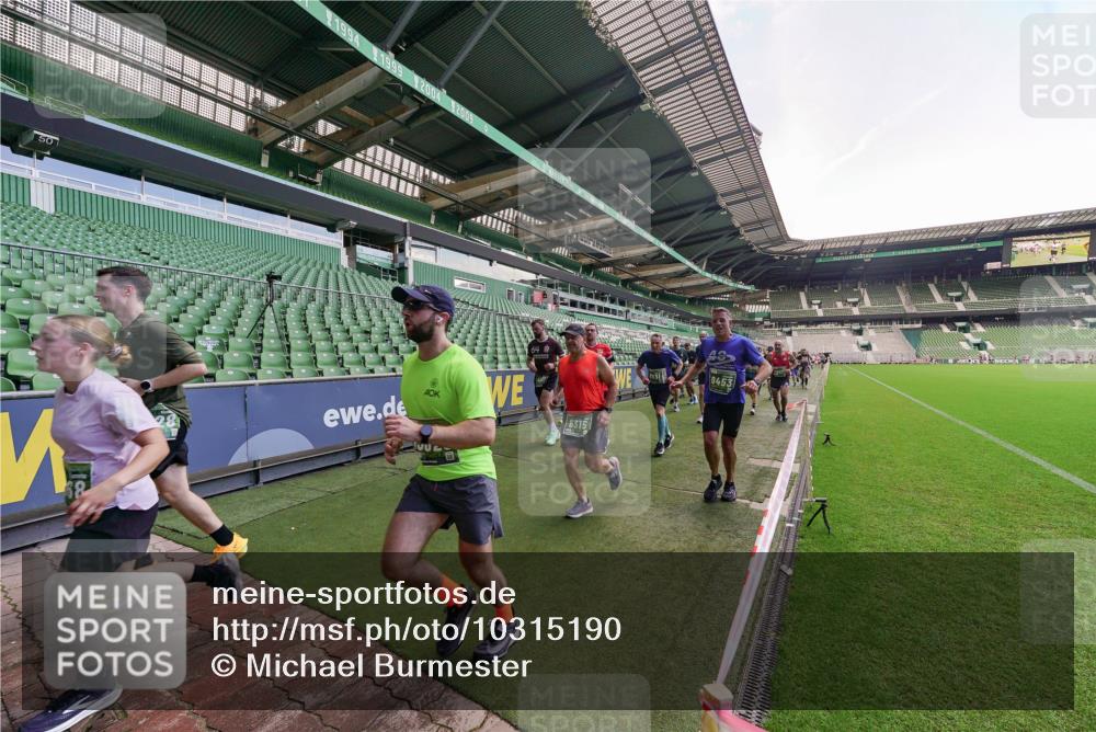 13.09.2026 - 21. swb-Marathon Bremen Michael Burmester http://msf.ph/oto/10315190 13.09.2026 13:11:19 Laufen im Stadion 265, 373, 581, 703, 843, 869, 984, 1113, 1180, 1226, 1435, 1738, 1849, 1851, 1855, 1867, 1894, 1936, 1952, 1967, 2202, 2248, 2268, 2281, 2284, 2299, 2330, 2333, 2339, 2342, 2353, 2375, 2377, 2426, 2432, 2443, 2530, 2531, 2553, 2589, 2654, 2659, 2669, 2673, 2682, 2714, 2784, 2785, 2804, 2819, 2822, 2836, 2850, 2907, 2920, 2932, 2976, 3026, 3027, 3063, 3079, 3082, 3086, 3089, 3122, 3159, 3174, 3207, 3208, 3308, 3328, 3349, 3352, 3370, 3409, 3410, 3442, 3470, 800 meine-sportfotos.de