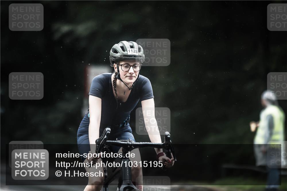 13.09.2026 - Stadtparktriathlon H.Heesch http://msf.ph/oto/10315195 13.09.2026 12:57:57 Radfahren 1069, 1128, 1162, 1276, 1377 meine-sportfotos.de