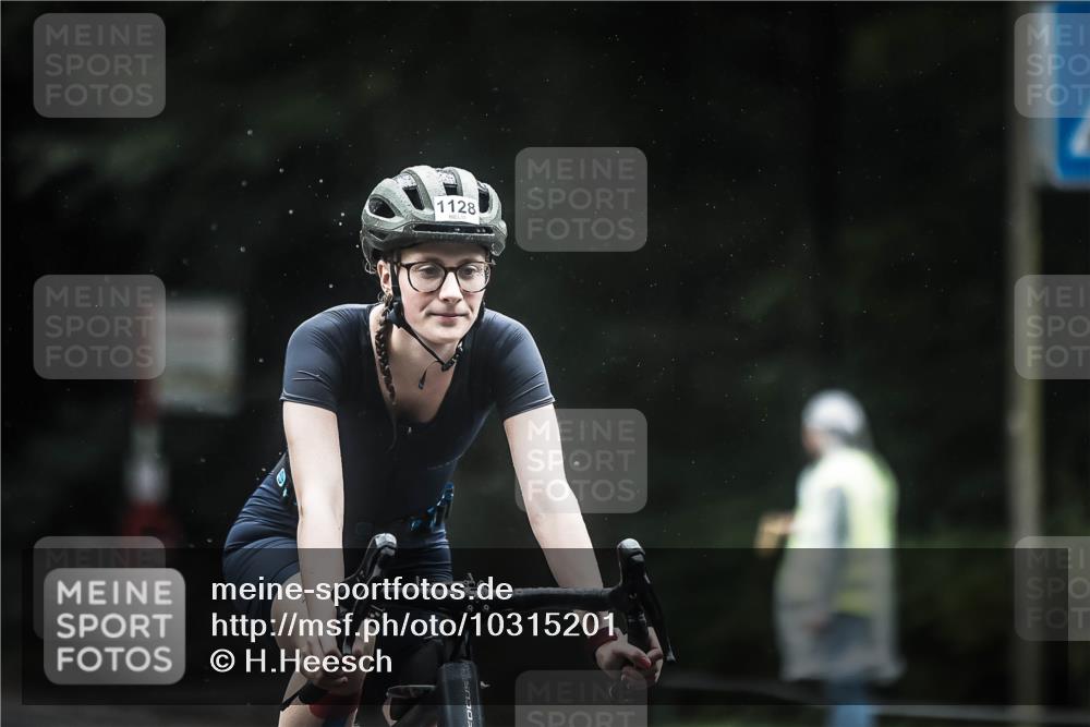 13.09.2026 - Stadtparktriathlon H.Heesch http://msf.ph/oto/10315201 13.09.2026 12:57:57 Radfahren 1069, 1128, 1162, 1276, 1377 meine-sportfotos.de