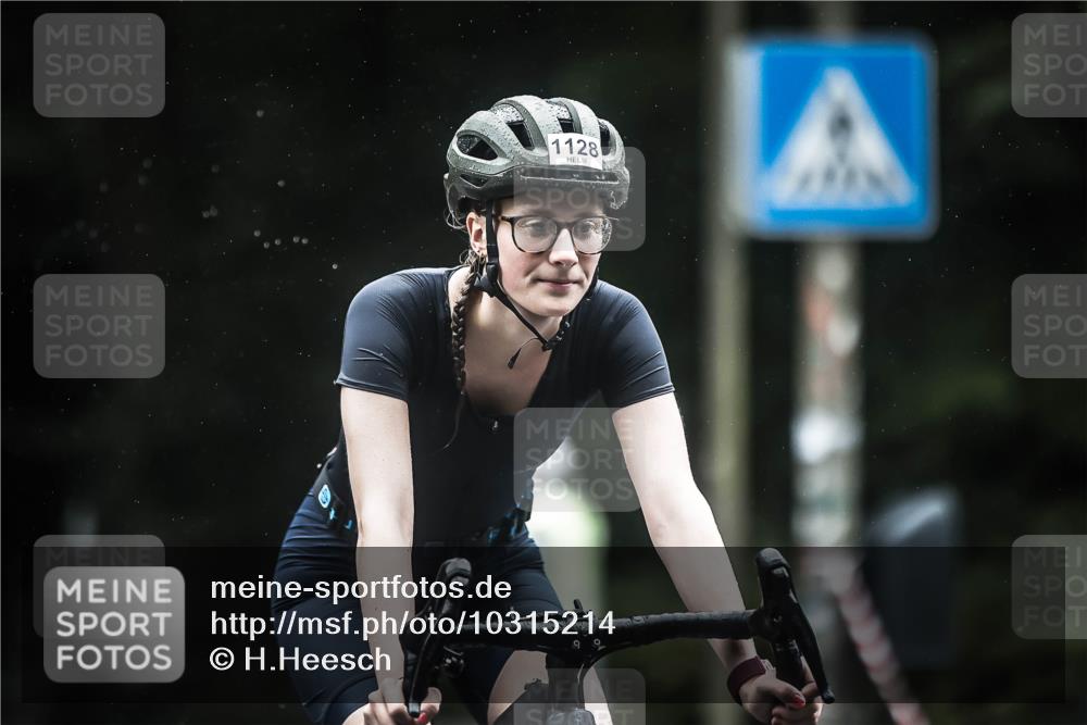 13.09.2026 - Stadtparktriathlon H.Heesch http://msf.ph/oto/10315214 13.09.2026 12:57:57 Radfahren 1069, 1128, 1162, 1276, 1377 meine-sportfotos.de