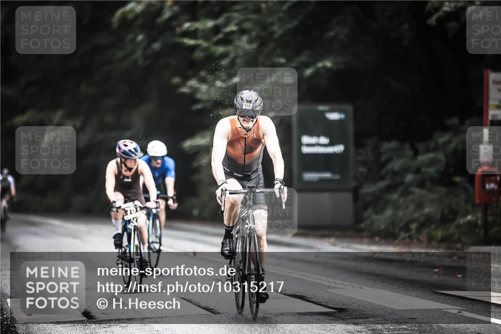 13.09.2026 - Stadtparktriathlon H.Heesch http://msf.ph/oto/10315217 13.09.2026 11:50:35 Radfahren 751, 821, 878, 888, 908, 920, 937 meine-sportfotos.de