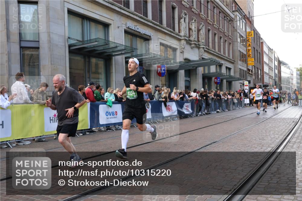 13.09.2026 - 21. swb-Marathon Bremen Strokosch-Dieckow http://msf.ph/oto/10315220 13.09.2026 13:15:58 Ziel 481, 663, 740, 755, 792, 1162, 1605, 2604, 2623, 3134, 4128, 5554, 5963, 6106, 6721, 6744, 7053, 7801, 8398, 8487, 9031, 9115, 13008, 13158, 145, 982, 1033, 1955, 2623, 2733, 3119, 3149, 3422, 3536, 3689, 3836, 3991, 4573, 4823, 5430, 5474, 5533, 5588, 5913, 6481, 6515, 7307, 7413, 9122, 9278, 9475, 13149, 13249 meine-sportfotos.de