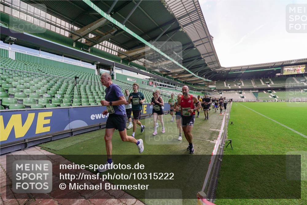 13.09.2026 - 21. swb-Marathon Bremen Michael Burmester http://msf.ph/oto/10315222 13.09.2026 13:11:22 Laufen im Stadion 265, 373, 581, 703, 843, 984, 1113, 1226, 1435, 1738, 1849, 1851, 1855, 1867, 1894, 1936, 1952, 1967, 2202, 2248, 2268, 2281, 2284, 2299, 2330, 2333, 2339, 2342, 2353, 2375, 2377, 2398, 2426, 2432, 2443, 2530, 2531, 2553, 2589, 2654, 2659, 2669, 2673, 2682, 2714, 2784, 2785, 2804, 2819, 2822, 2836, 2850, 2907, 2920, 2932, 2976, 3026, 3027, 3063, 3079, 3082, 3089, 3122, 3159, 3174, 3207, 3208, 3308, 3328, 3349, 3352, 3370, 3409, 3410, 3442, 3470, 800 meine-sportfotos.de
