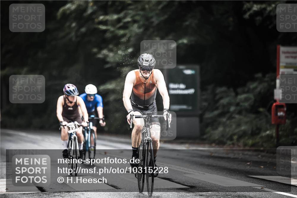 13.09.2026 - Stadtparktriathlon H.Heesch http://msf.ph/oto/10315228 13.09.2026 11:50:35 Radfahren 751, 821, 878, 888, 908, 920, 937 meine-sportfotos.de