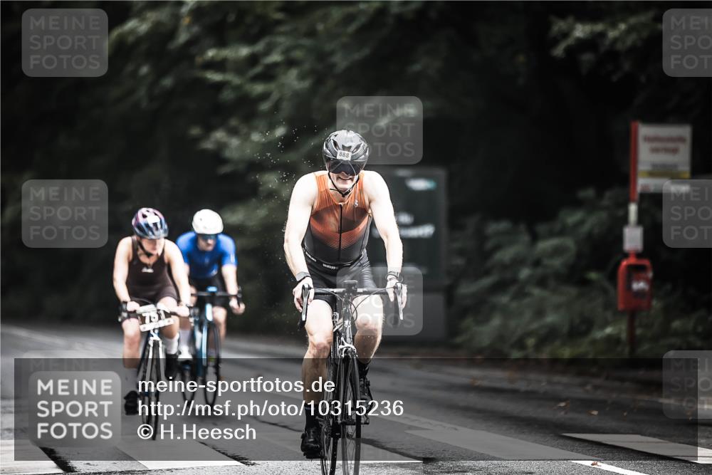 13.09.2026 - Stadtparktriathlon H.Heesch http://msf.ph/oto/10315236 13.09.2026 11:50:35 Radfahren 751, 821, 878, 888, 908, 920, 937 meine-sportfotos.de