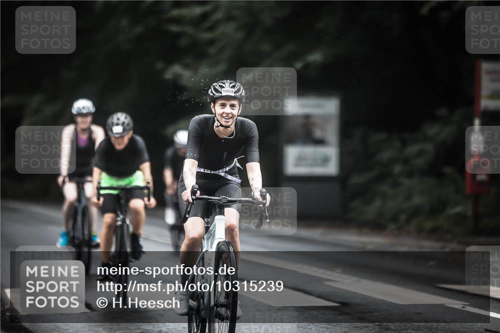 13.09.2026 - Stadtparktriathlon H.Heesch http://msf.ph/oto/10315239 13.09.2026 12:58:03 Radfahren 1069, 1116, 1263, 1407 meine-sportfotos.de