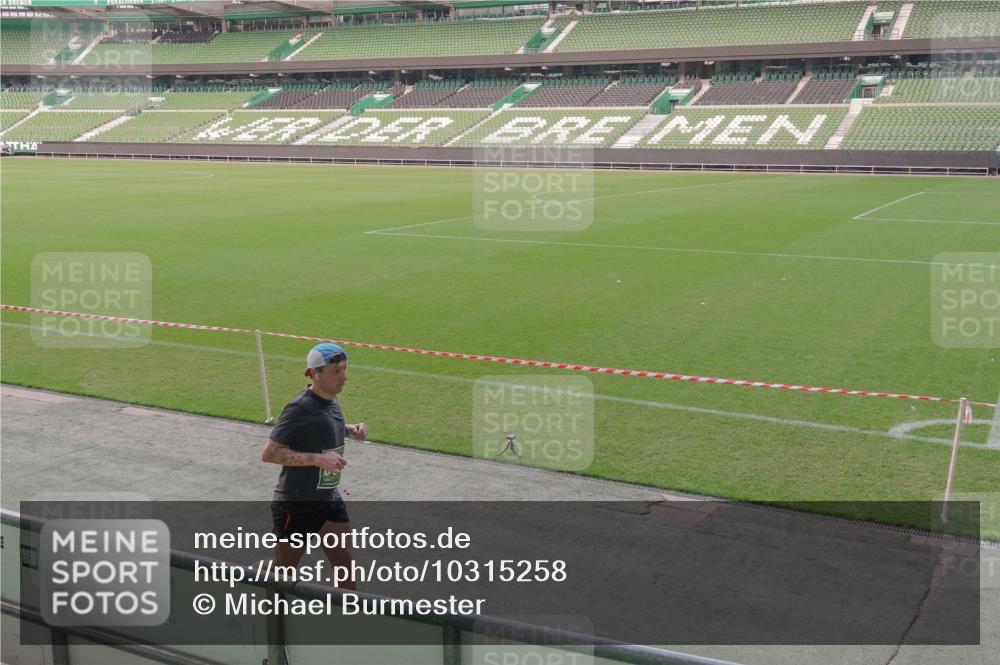 13.09.2026 - 21. swb-Marathon Bremen Michael Burmester http://msf.ph/oto/10315258 13.09.2026 12:49:50 Laufen im Stadion 469, 524, 572, 663, 670, 779, 826, 899, 1349, 1513, 1517, 1605, 1723, 1748, 1998, 2052, 2130, 2287, 2288, 2291, 2347, 2360, 2605, 2750, 2909, 3043, 3110, 3197, 3276, 3330, 3625, 3647, 3973, 4033, 4082, 4247, 4384, 4732, 4743, 4852, 4888, 4898, 4990, 5111, 5314, 5377, 5383, 5424, 5517, 5570, 5585, 5594, 5620, 5636, 5648, 6267, 6652, 6668, 6692, 6842, 6901, 6906, 6951, 7064, 7109, 7115, 7121, 7636, 7876, 8877, 9035, 13091 meine-sportfotos.de
