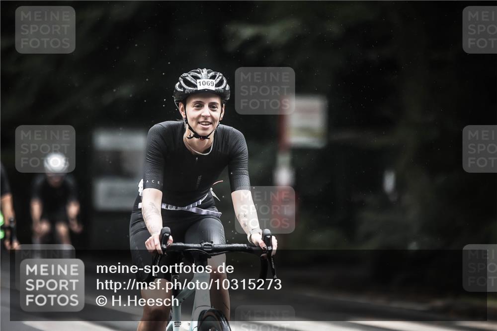 13.09.2026 - Stadtparktriathlon H.Heesch http://msf.ph/oto/10315273 13.09.2026 12:58:03 Radfahren 1069, 1116, 1263, 1407 meine-sportfotos.de