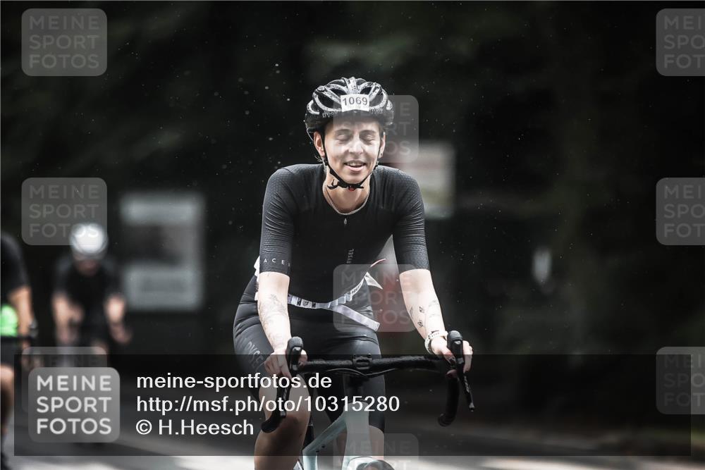 13.09.2026 - Stadtparktriathlon H.Heesch http://msf.ph/oto/10315280 13.09.2026 12:58:04 Radfahren 1069, 1116, 1210, 1263, 1407 meine-sportfotos.de