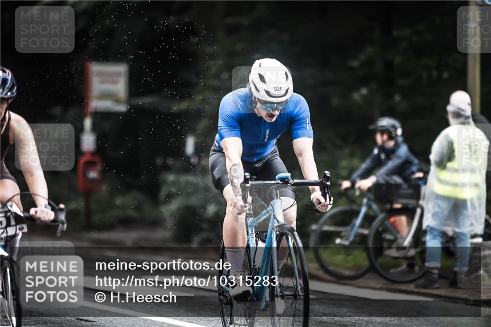 13.09.2026 - Stadtparktriathlon H.Heesch http://msf.ph/oto/10315283 13.09.2026 11:50:37 Radfahren 726, 751, 805, 821, 878, 888, 920, 937 meine-sportfotos.de