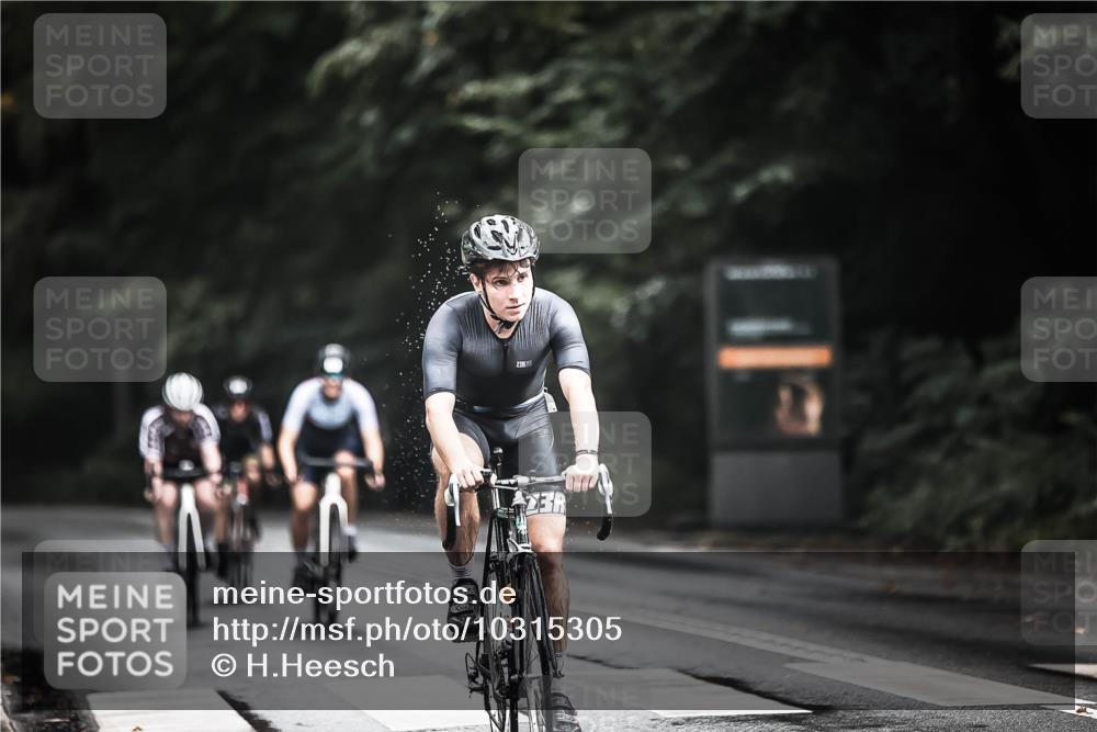 13.09.2026 - Stadtparktriathlon H.Heesch http://msf.ph/oto/10315305 13.09.2026 11:50:39 Radfahren 726, 751, 805, 821, 878, 888, 920, 937 meine-sportfotos.de