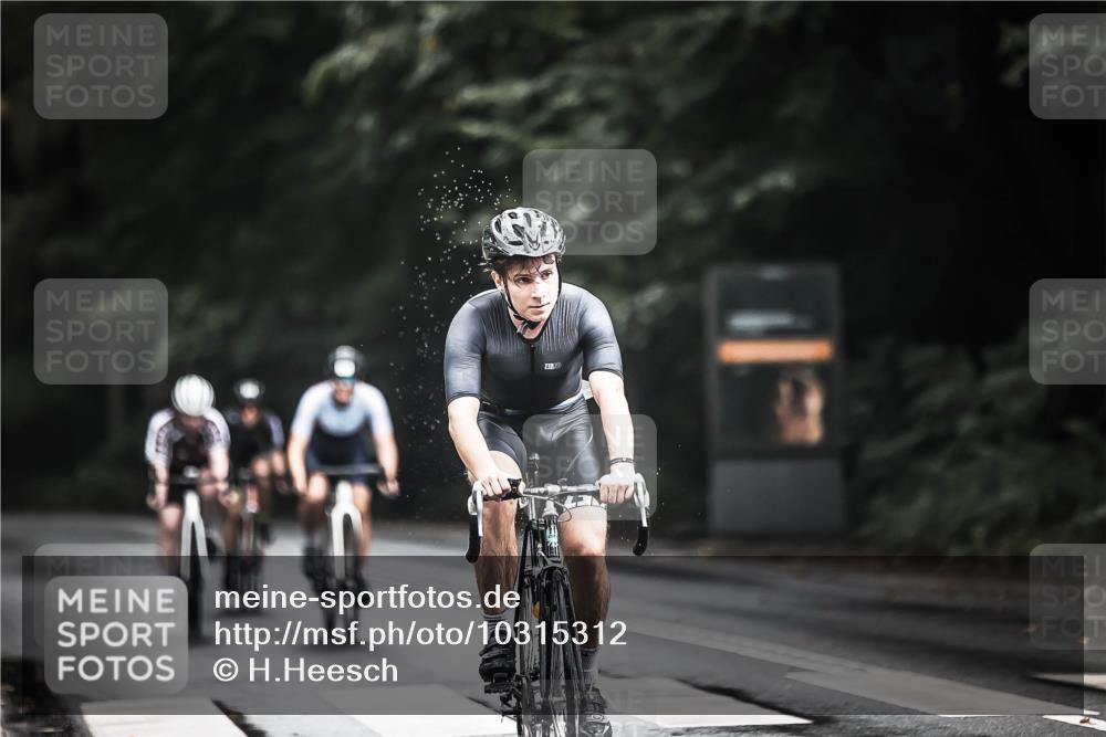 13.09.2026 - Stadtparktriathlon H.Heesch http://msf.ph/oto/10315312 13.09.2026 11:50:39 Radfahren 726, 751, 805, 821, 878, 888, 920, 937 meine-sportfotos.de