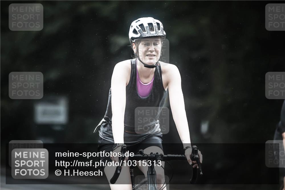 13.09.2026 - Stadtparktriathlon H.Heesch http://msf.ph/oto/10315313 13.09.2026 12:58:05 Radfahren 1069, 1116, 1210, 1263, 1407 meine-sportfotos.de