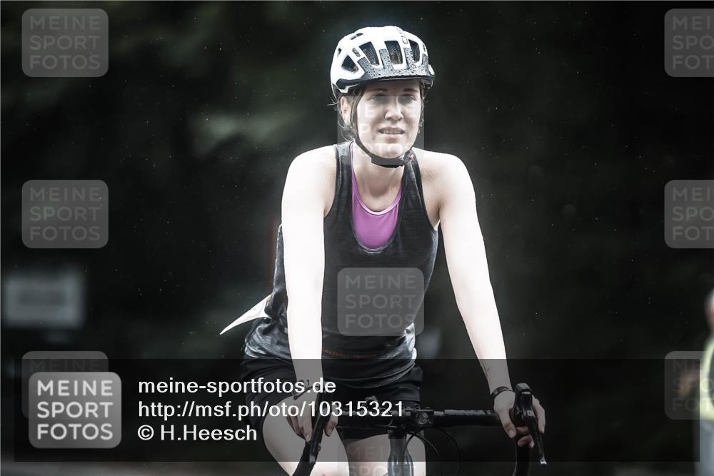 13.09.2026 - Stadtparktriathlon H.Heesch http://msf.ph/oto/10315321 13.09.2026 12:58:05 Radfahren 1069, 1116, 1210, 1263, 1407 meine-sportfotos.de