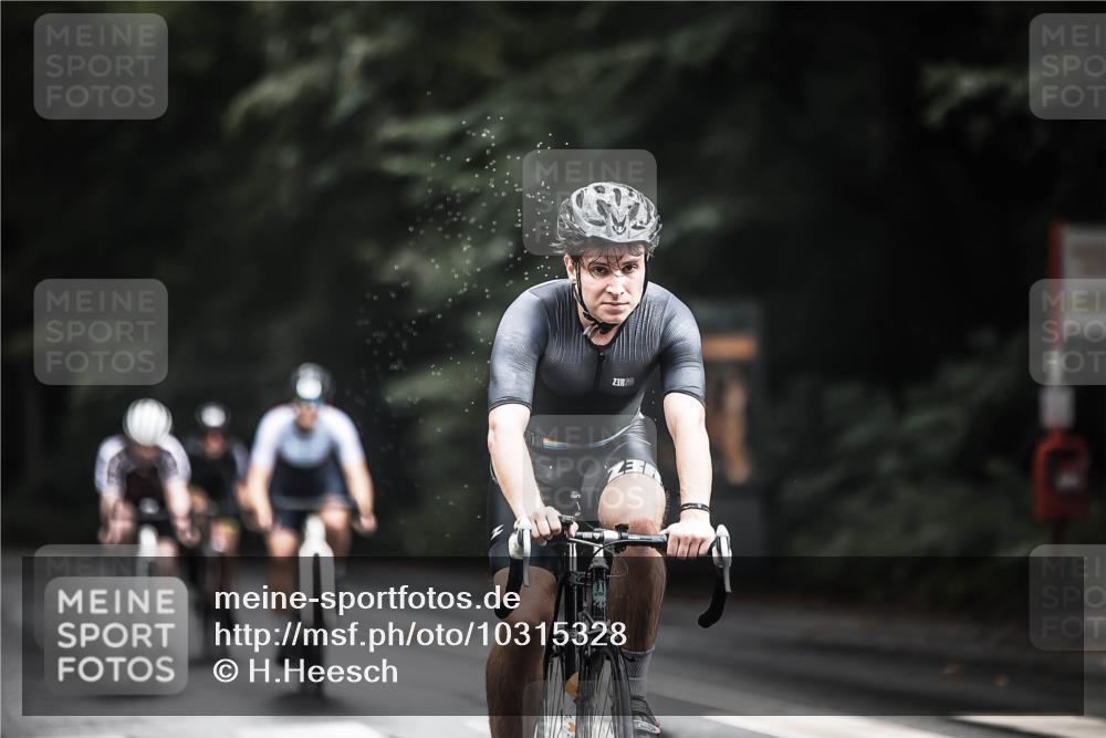 13.09.2026 - Stadtparktriathlon H.Heesch http://msf.ph/oto/10315328 13.09.2026 11:50:39 Radfahren 726, 751, 805, 821, 878, 888, 920, 937 meine-sportfotos.de