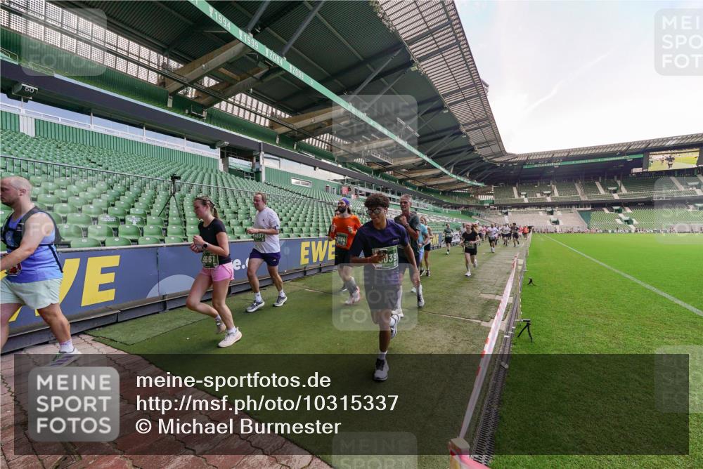 13.09.2026 - 21. swb-Marathon Bremen Michael Burmester http://msf.ph/oto/10315337 13.09.2026 13:11:31 Laufen im Stadion 265, 373, 581, 703, 843, 984, 1113, 1226, 1435, 1738, 1849, 1851, 1855, 1867, 1894, 1936, 1952, 1967, 2202, 2248, 2268, 2281, 2284, 2299, 2330, 2333, 2336, 2339, 2342, 2353, 2375, 2377, 2398, 2426, 2432, 2443, 2531, 2553, 2589, 2654, 2659, 2669, 2673, 2682, 2784, 2804, 2819, 2822, 2836, 2850, 2907, 2932, 2976, 3026, 3027, 3079, 3082, 3089, 3122, 3143, 3159, 3174, 3207, 3208, 3308, 3328, 3349, 3352, 3370, 3409, 3410, 3442, 3470, 800 meine-sportfotos.de