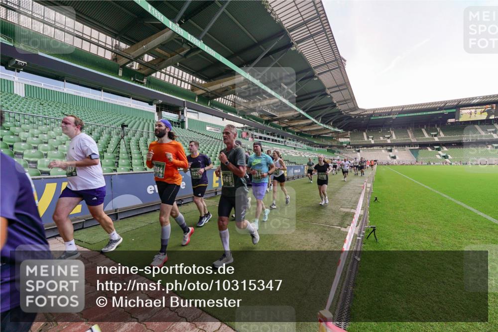 13.09.2026 - 21. swb-Marathon Bremen Michael Burmester http://msf.ph/oto/10315347 13.09.2026 13:11:32 Laufen im Stadion 265, 373, 581, 703, 843, 984, 1113, 1226, 1435, 1738, 1849, 1851, 1855, 1867, 1894, 1936, 1952, 1967, 2202, 2248, 2268, 2281, 2284, 2299, 2330, 2333, 2336, 2339, 2342, 2353, 2375, 2377, 2398, 2426, 2432, 2443, 2531, 2553, 2589, 2654, 2659, 2669, 2673, 2682, 2784, 2804, 2819, 2822, 2836, 2850, 2907, 2932, 2976, 3026, 3027, 3079, 3082, 3089, 3122, 3143, 3159, 3174, 3207, 3208, 3308, 3328, 3349, 3352, 3370, 3409, 3410, 3442, 3470, 800 meine-sportfotos.de